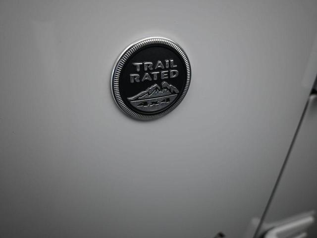Photo of 2016 Bright White Clearcoat Jeep Wrangler