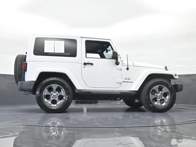 Photo of 2016 Bright White Clearcoat Jeep Wrangler