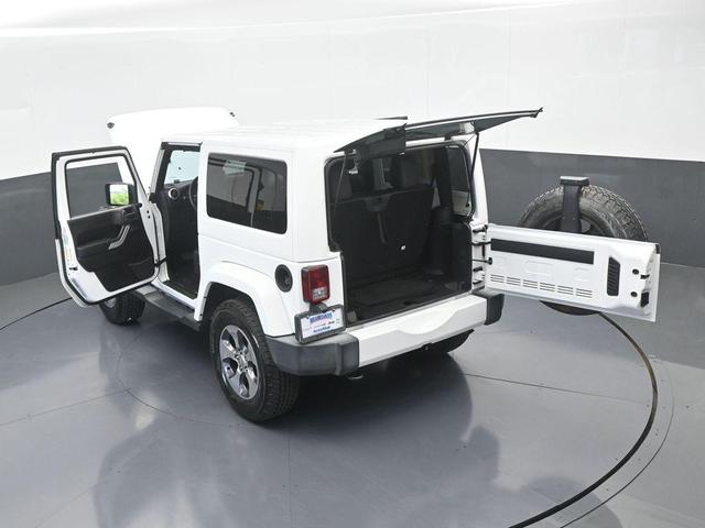 Photo of 2016 Bright White Clearcoat Jeep Wrangler