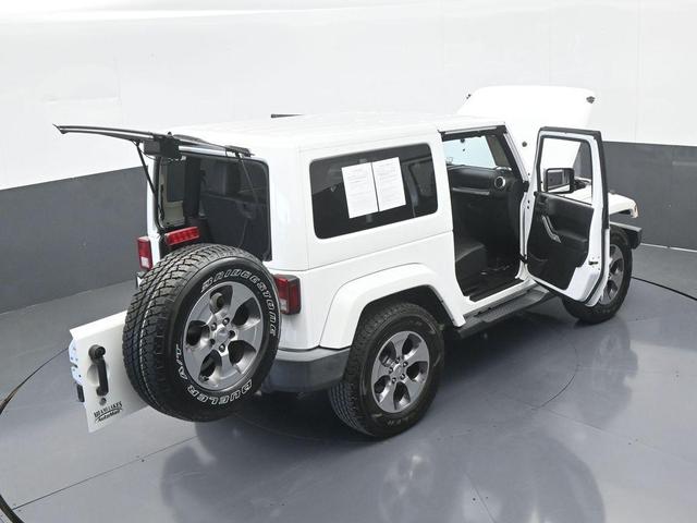 Photo of 2016 Bright White Clearcoat Jeep Wrangler