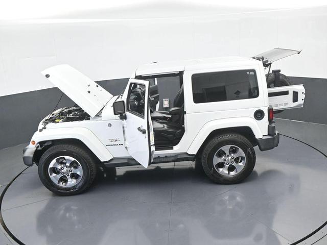 Photo of 2016 Bright White Clearcoat Jeep Wrangler