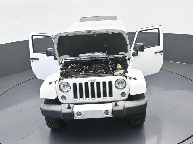 Photo of 2016 Bright White Clearcoat Jeep Wrangler