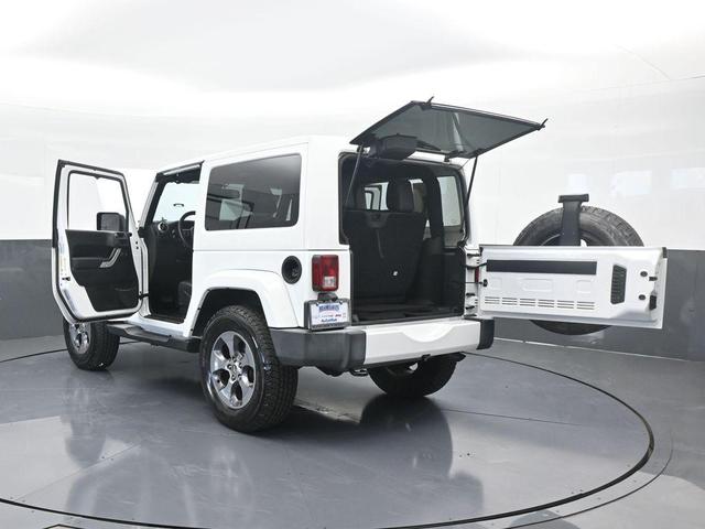 Photo of 2016 Bright White Clearcoat Jeep Wrangler