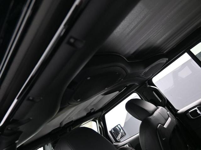 Photo of 2024 Black Clearcoat Jeep Gladiator