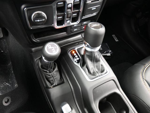 Photo of 2024 Black Clearcoat Jeep Gladiator
