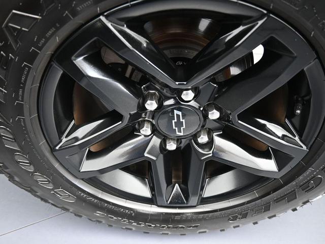 Photo of 2021 Silver Ice Metallic Chevrolet Silverado 1500