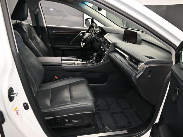 Photo of 2018 Ultra White Lexus RX 350