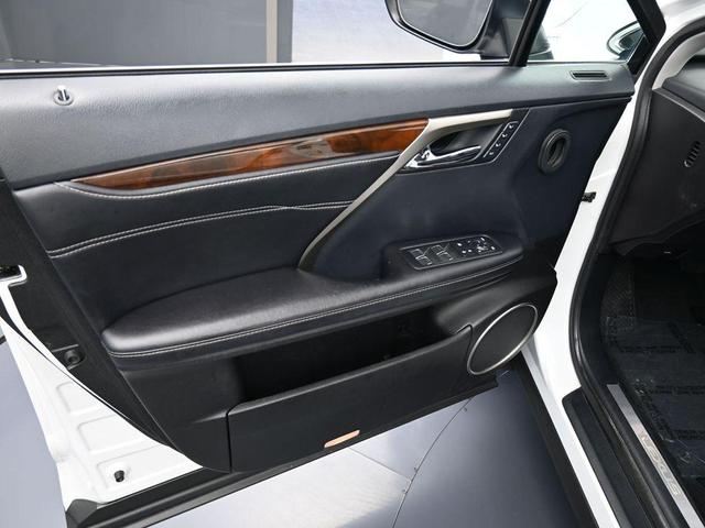 Photo of 2018 Ultra White Lexus RX 350