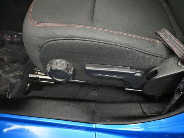 Photo of 2023 Hydro Blue Pearlcoat Jeep Gladiator