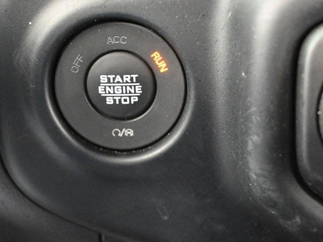 Photo of 2023 Hydro Blue Pearlcoat Jeep Gladiator
