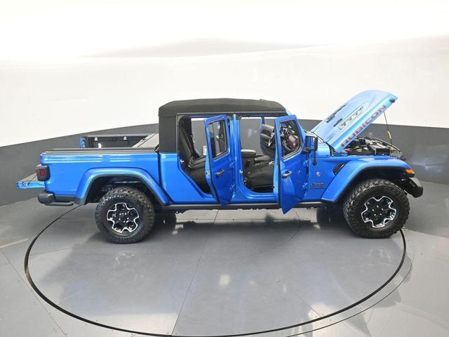 Photo of 2023 Hydro Blue Pearlcoat Jeep Gladiator