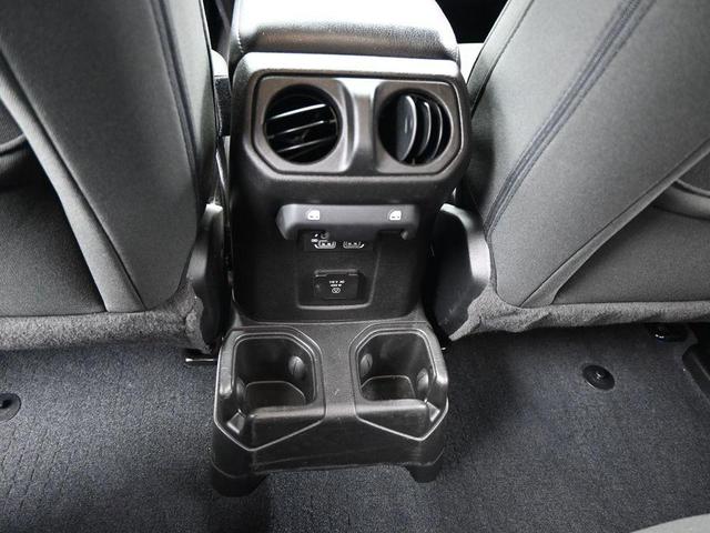 Photo of 2023 Hydro Blue Pearlcoat Jeep Gladiator
