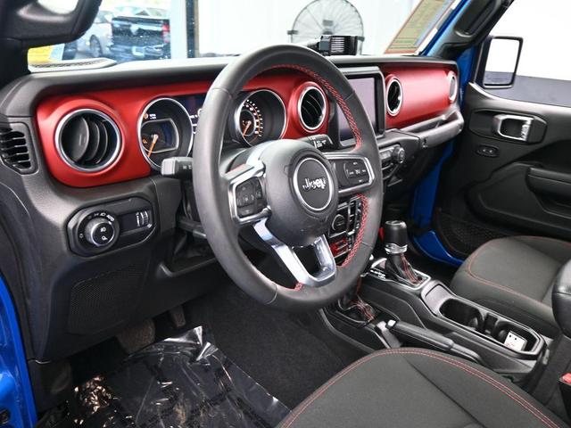 Photo of 2023 Hydro Blue Pearlcoat Jeep Gladiator