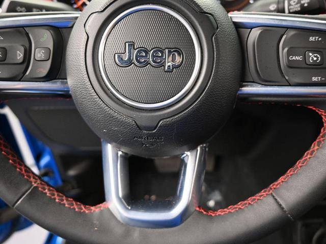 Photo of 2023 Hydro Blue Pearlcoat Jeep Gladiator