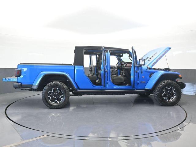 Photo of 2023 Hydro Blue Pearlcoat Jeep Gladiator