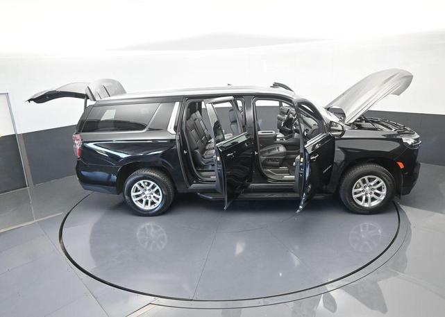 Photo of 2023 Black Chevrolet Suburban