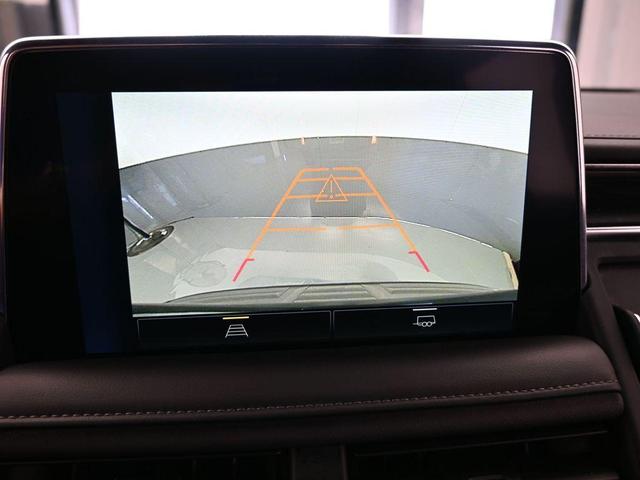 Photo of 2023 Black Chevrolet Suburban