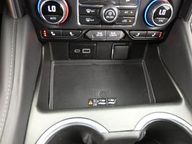 Photo of 2023 Black Chevrolet Suburban