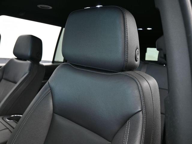 Photo of 2023 Black Chevrolet Suburban