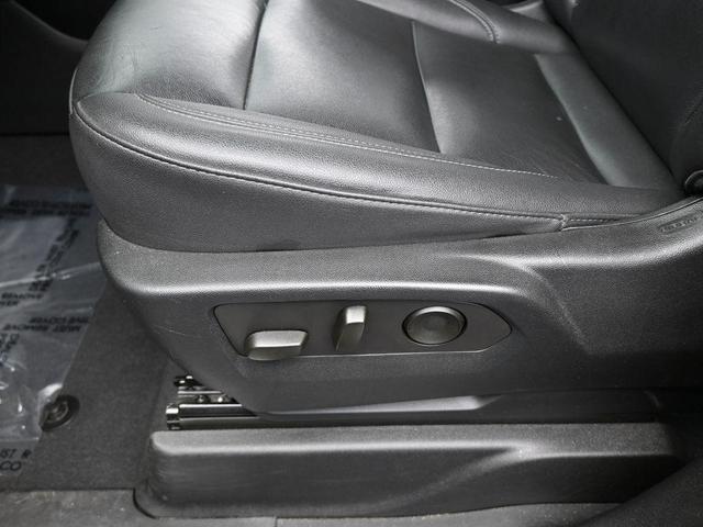 Photo of 2023 Black Chevrolet Suburban