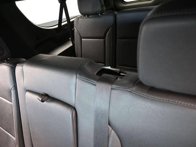 Photo of 2023 Black Chevrolet Suburban