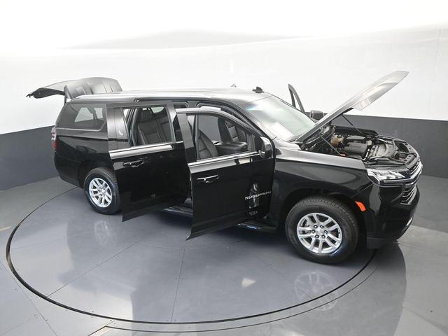Photo of 2023 Black Chevrolet Suburban
