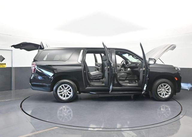 Photo of 2023 Black Chevrolet Suburban