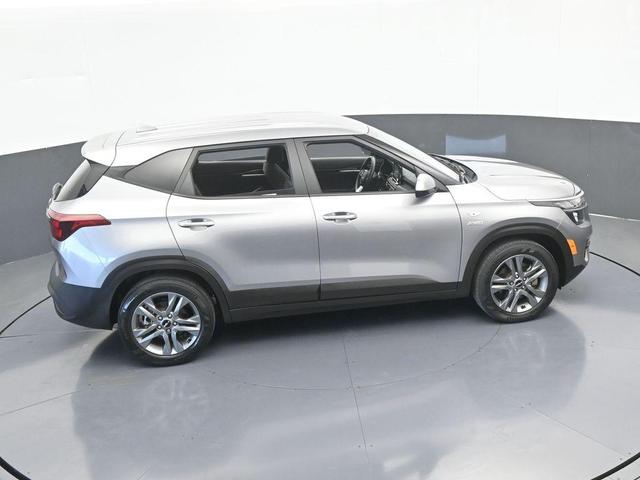 Photo of 2022 Steel Gray Kia Seltos