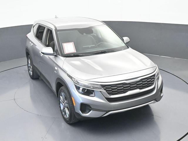 Photo of 2022 Steel Gray Kia Seltos