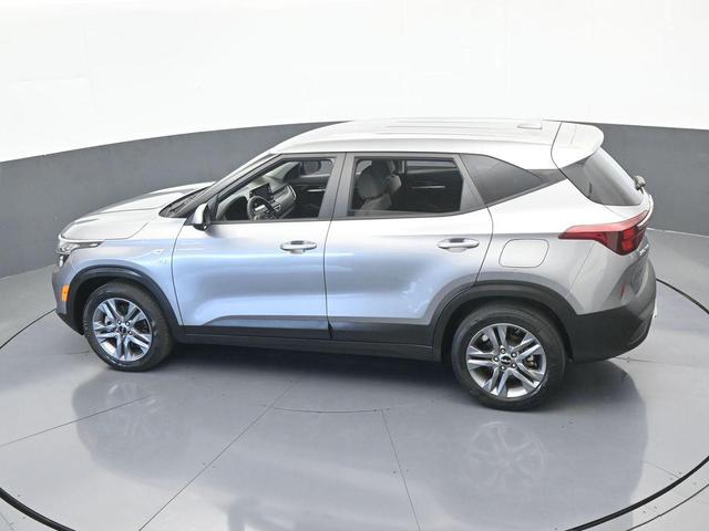 Photo of 2022 Steel Gray Kia Seltos