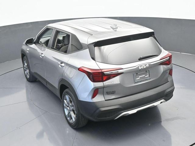 Photo of 2022 Steel Gray Kia Seltos
