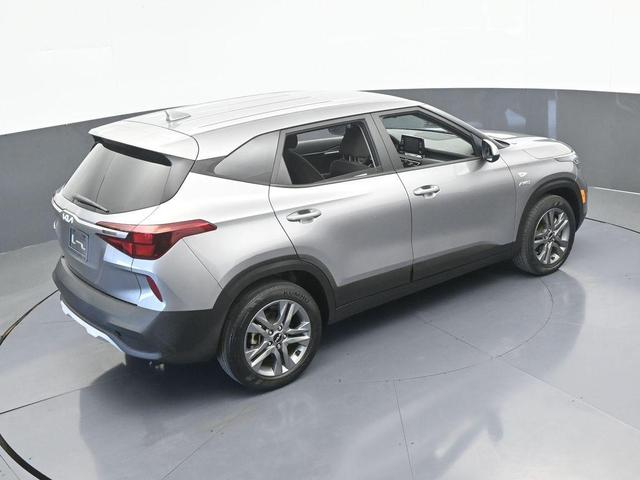 Photo of 2022 Steel Gray Kia Seltos