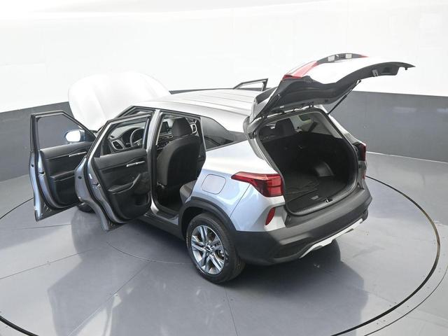 Photo of 2022 Steel Gray Kia Seltos