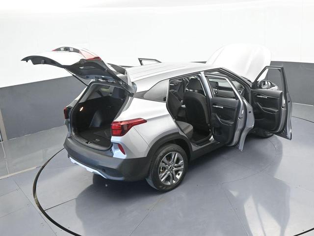 Photo of 2022 Steel Gray Kia Seltos