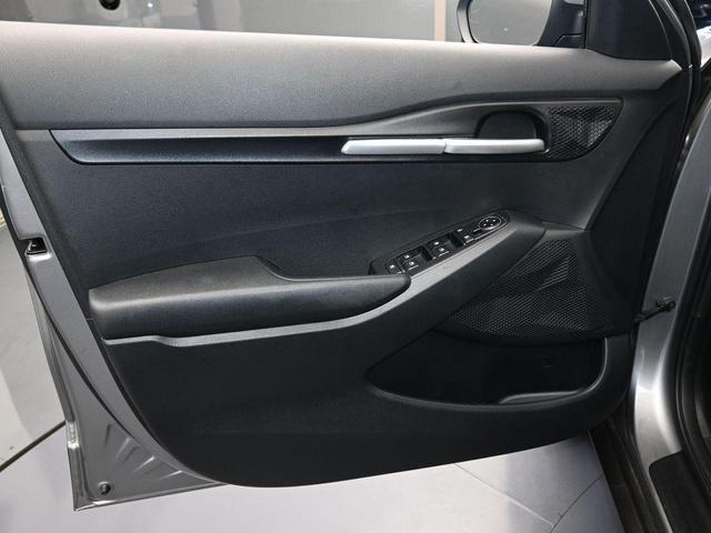 Photo of 2022 Steel Gray Kia Seltos