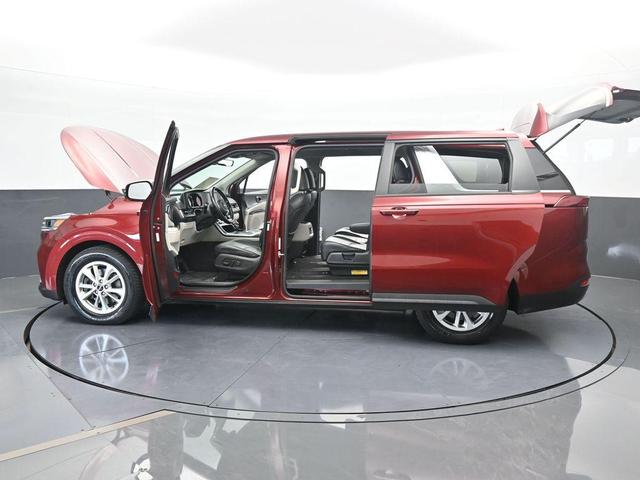 Photo of 2023 Flare Red Kia Carnival