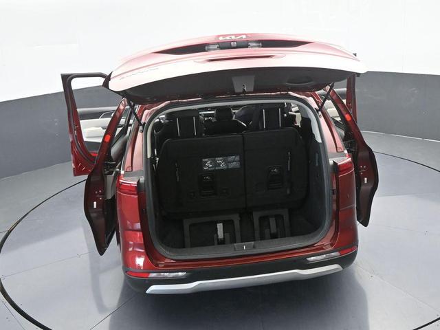 Photo of 2023 Flare Red Kia Carnival