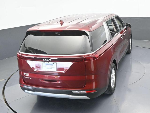 Photo of 2023 Flare Red Kia Carnival
