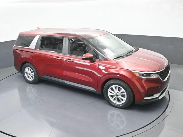 Photo of 2023 Flare Red Kia Carnival