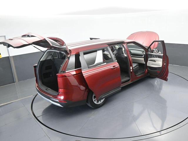 Photo of 2023 Flare Red Kia Carnival