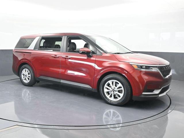 Photo of 2023 Flare Red Kia Carnival