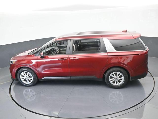 Photo of 2023 Flare Red Kia Carnival