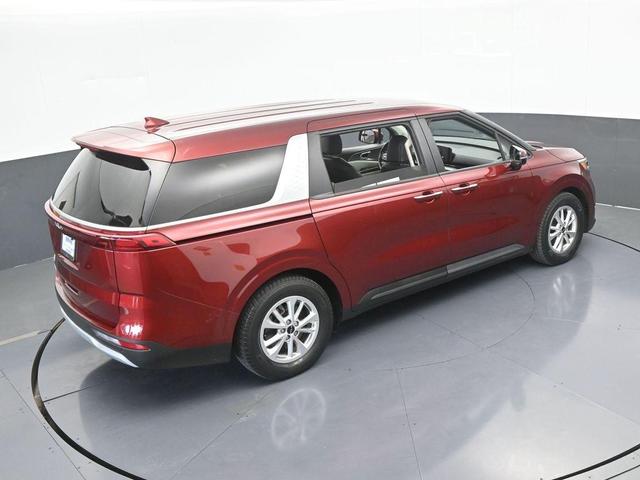 Photo of 2023 Flare Red Kia Carnival