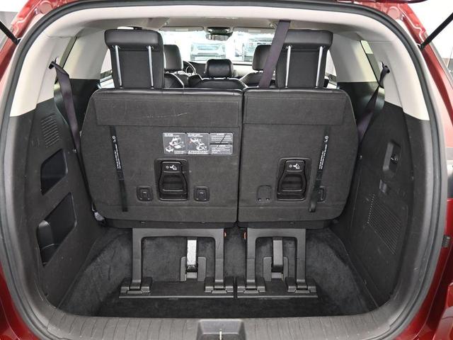 Photo of 2023 Flare Red Kia Carnival