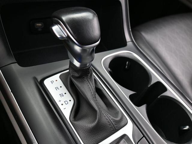 Photo of 2023 Flare Red Kia Carnival