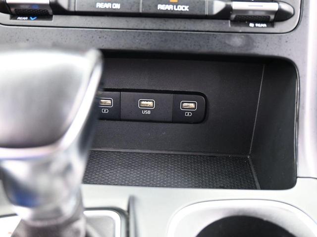 Photo of 2023 Flare Red Kia Carnival