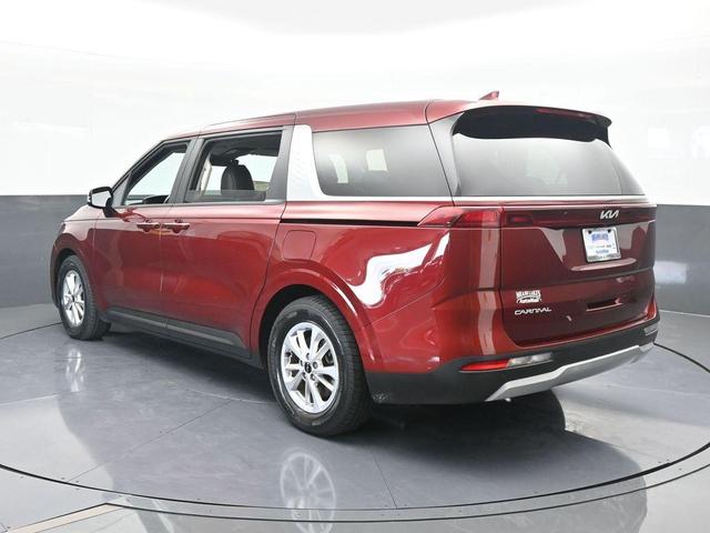 Photo of 2023 Flare Red Kia Carnival