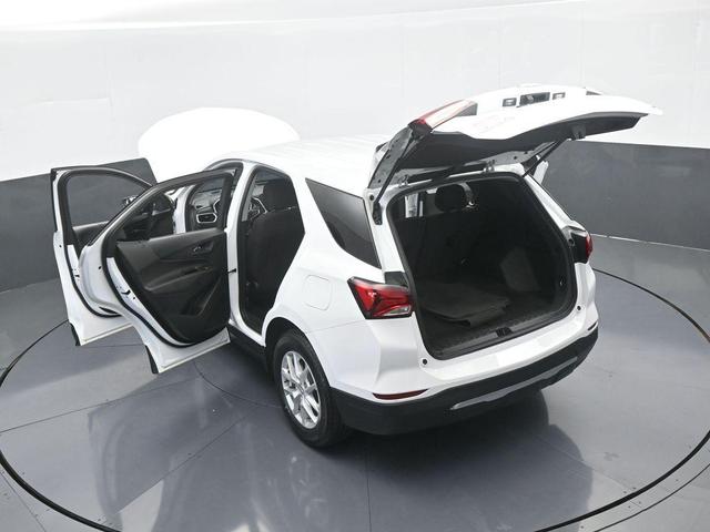 Photo of 2023 Summit White Chevrolet Equinox