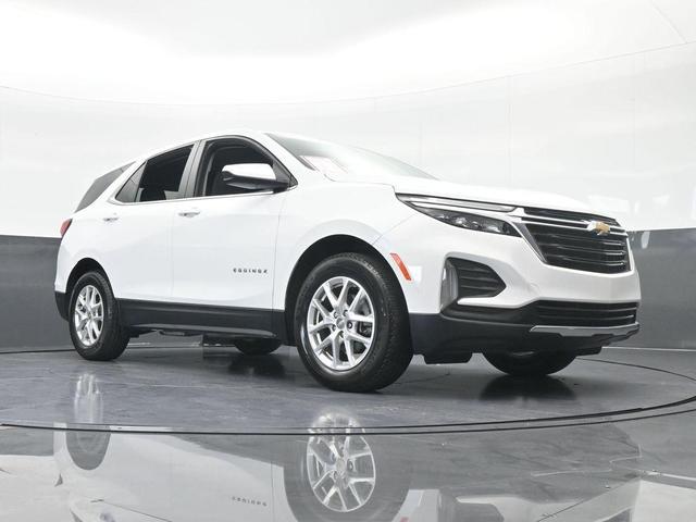 Photo of 2023 Summit White Chevrolet Equinox