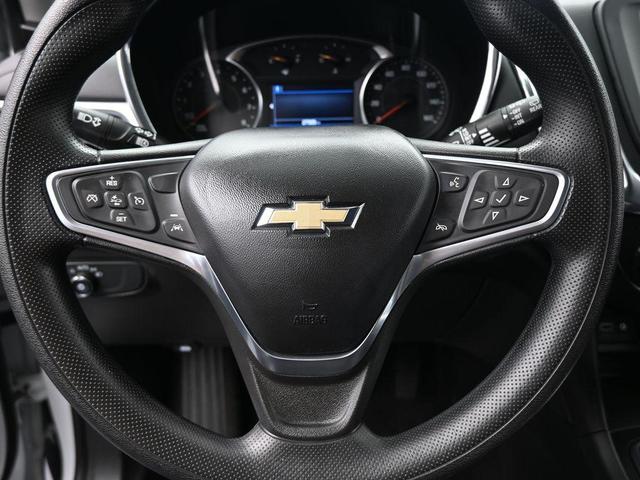 Photo of 2023 Summit White Chevrolet Equinox